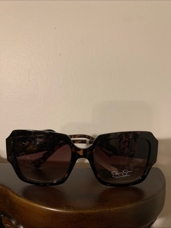 Jessica Simpson Accessories - Jessica Simpson Tortoiseshell Sunglasses with Brown Lenses